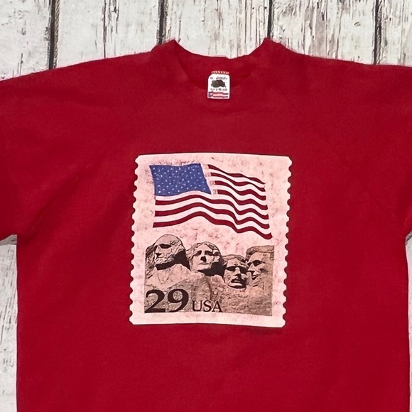 Vintage 90s Mount Rushmore 29 Cent USA Stamp 1991 Red Crewneck Sweatshirt - Picture 2 of 5
